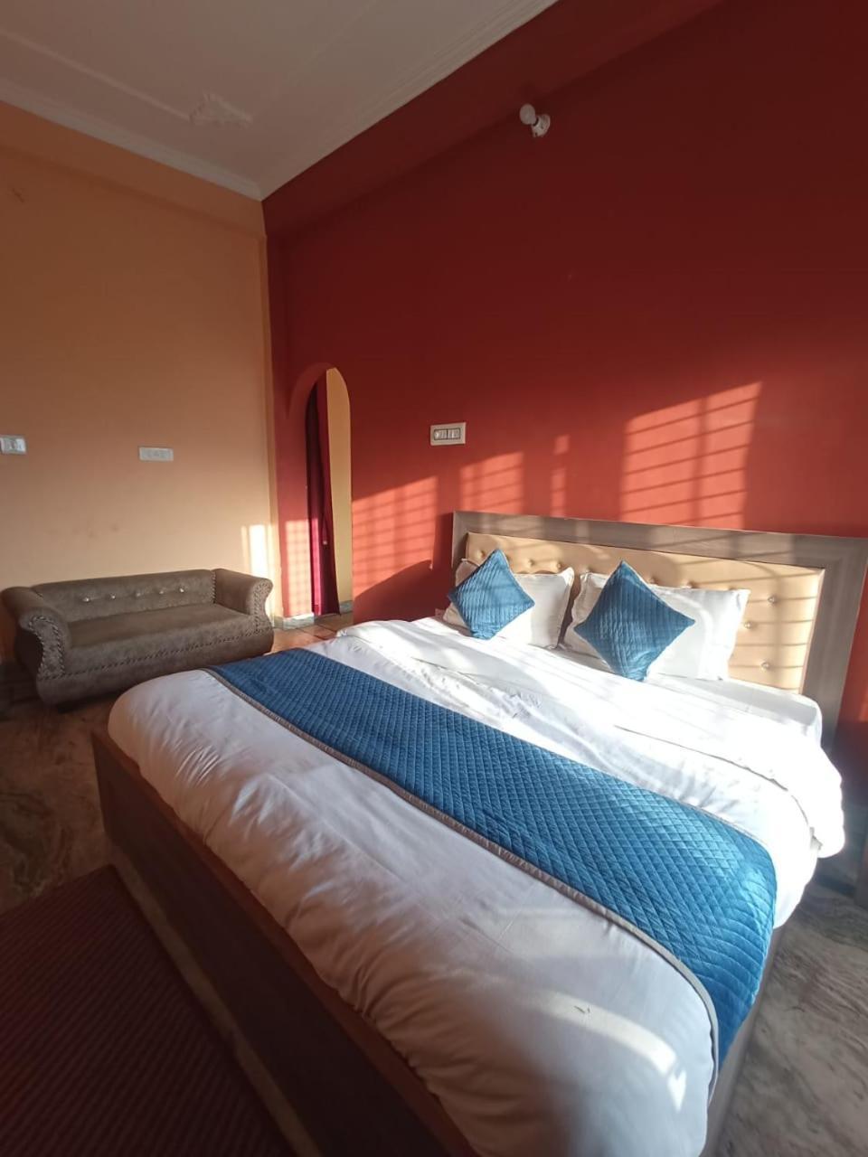 Siddhi Vinayak Hotel And Banquet Bhimtal Ngoại thất bức ảnh