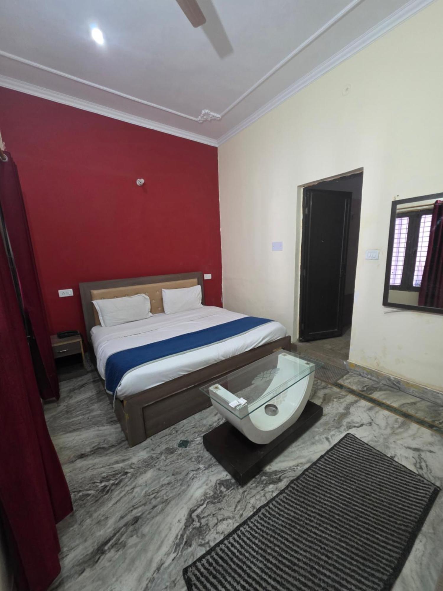 Siddhi Vinayak Hotel And Banquet Bhimtal Ngoại thất bức ảnh