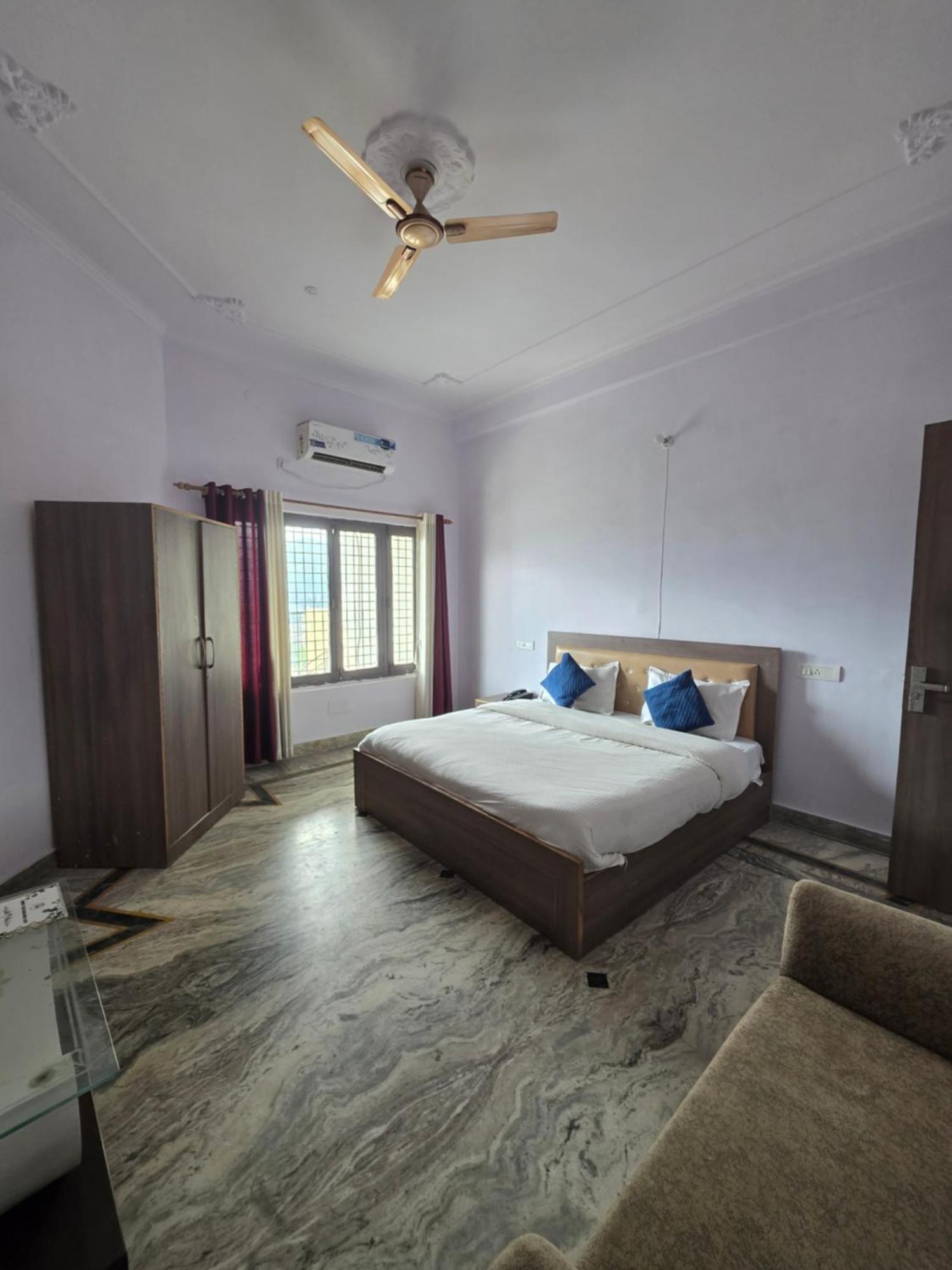 Siddhi Vinayak Hotel And Banquet Bhimtal Ngoại thất bức ảnh